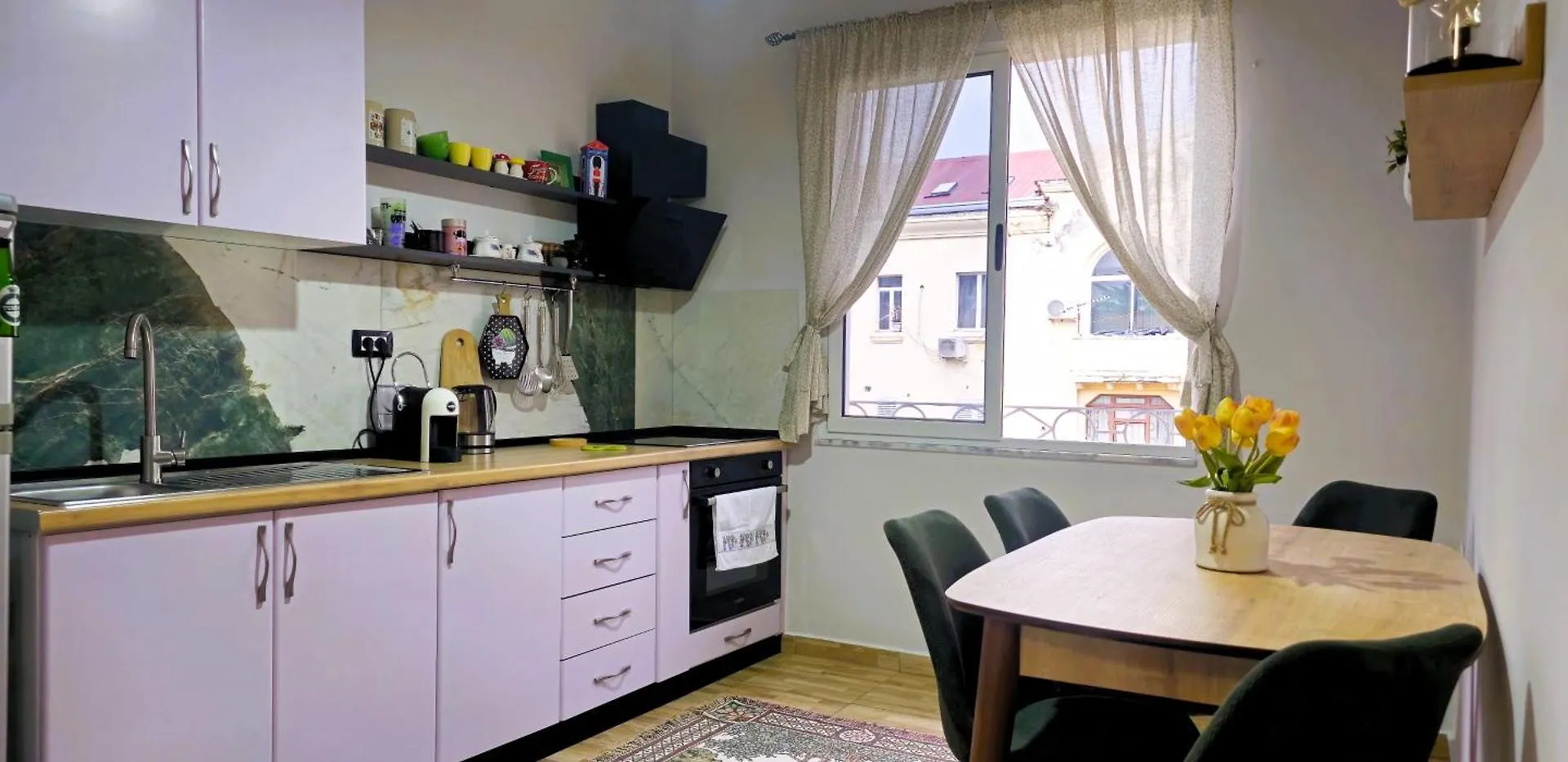 アパート Papu'S Home, City Center 2Br Apt ティラナ