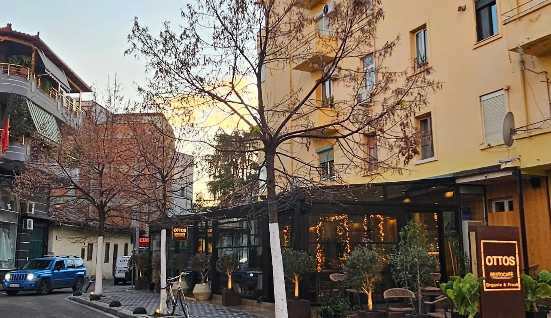 アパート Papu'S Home, City Center 2Br Apt ティラナ